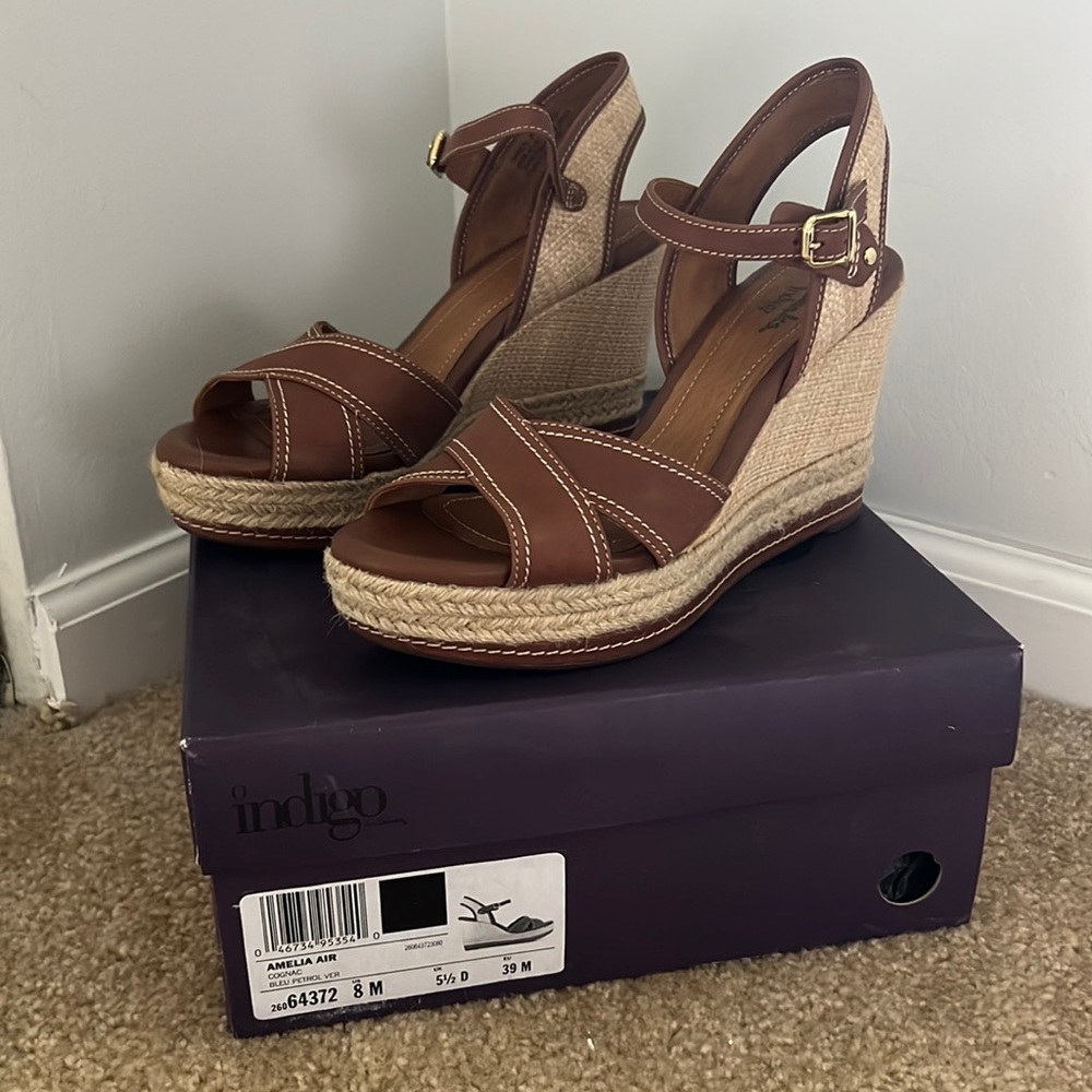 Clarks wedge sandal - size 8 - NWT
